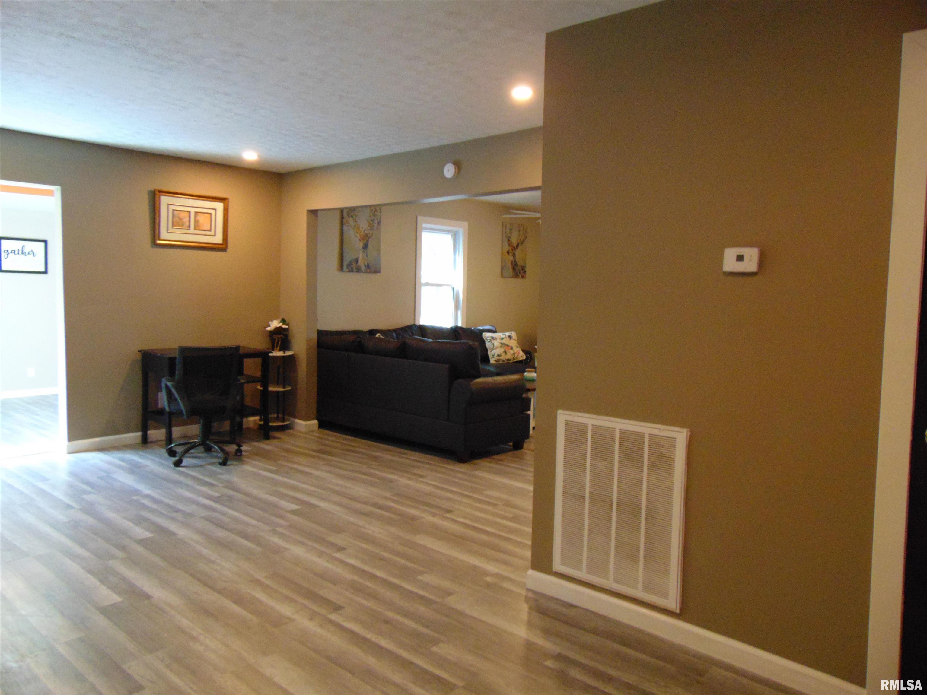 812 West Madison Street Herrin, IL 62948 - Photo 8 of 39