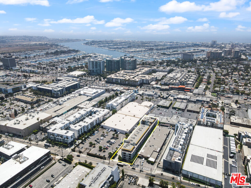 4141 Glencoe Avenue, Unit 211 Marina del Rey, CA 90292 - Photo 48 of 49 an aerial view of a city