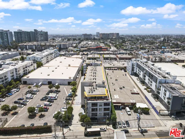 $4,700 | 4141 Glencoe Avenue, Unit 211, Marina del Rey, CA 90292