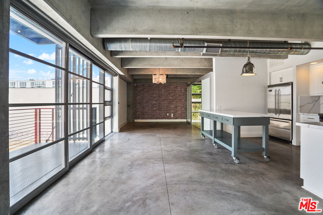 4141 Glencoe Avenue, Unit 211 Marina del Rey, CA 90292 - Photo 8 of 49