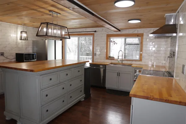 $455,000 | 2 Hutchins Circle, Barre Town, VT 05641