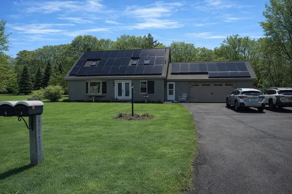 $455,000 | 2 Hutchins Circle, Barre Town, VT 05641