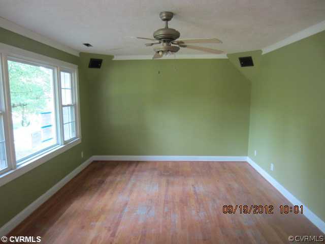 407 Ebenezer Road Mineral, VA 23117 - Photo 4 of 9 Living Room