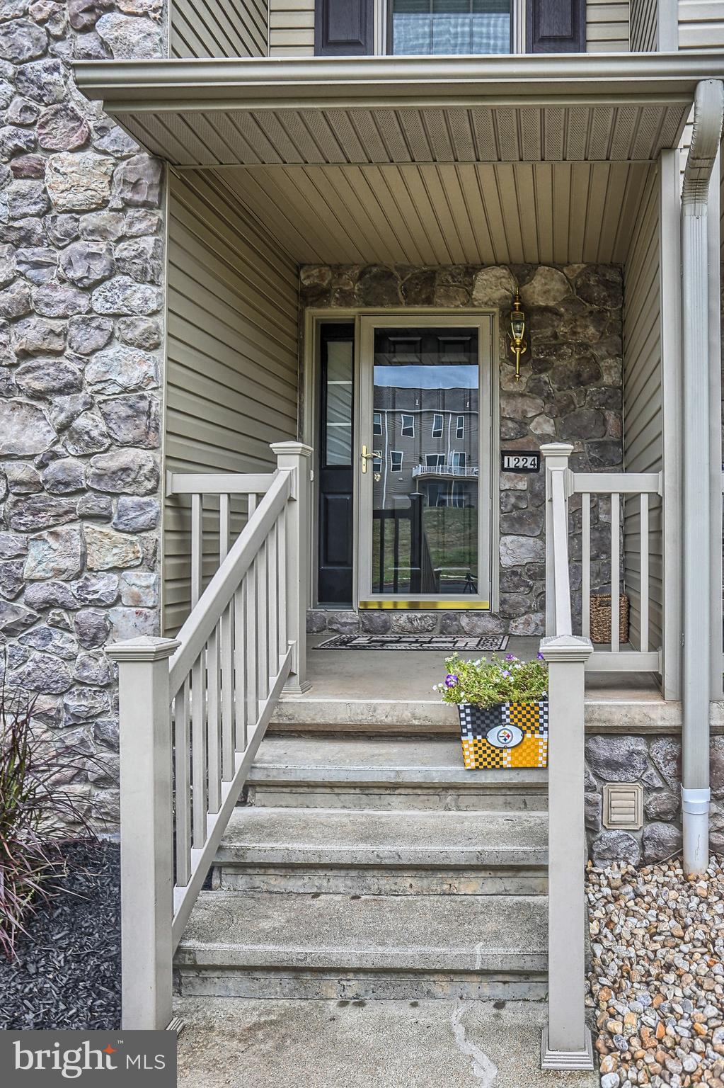 1224 Overlook Road Middletown, PA 17057 - Photo 3 of 32 Gallery Image 3