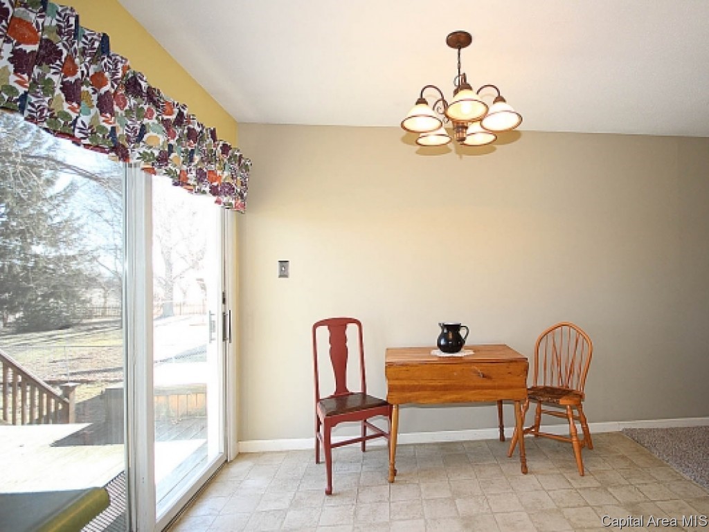 538 Sattley Street Rochester, IL 62563 - Photo 10 of 24