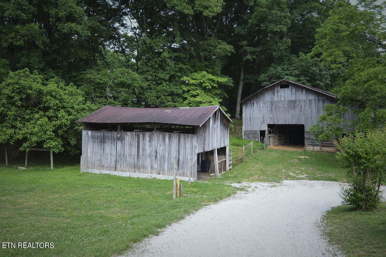 1526 Long Hollow Road La Follette, TN 37766 - Photo 31 of 60 Gallery Image 31