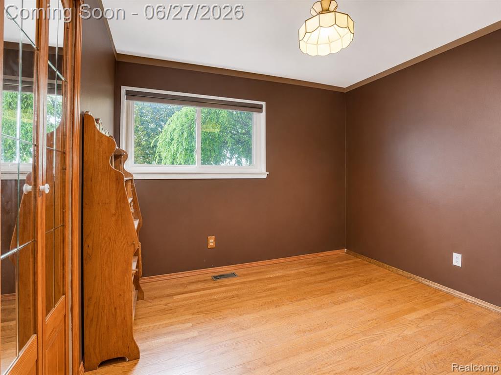13533 Masonic Warren, MI 48088 - Photo 13 of 32