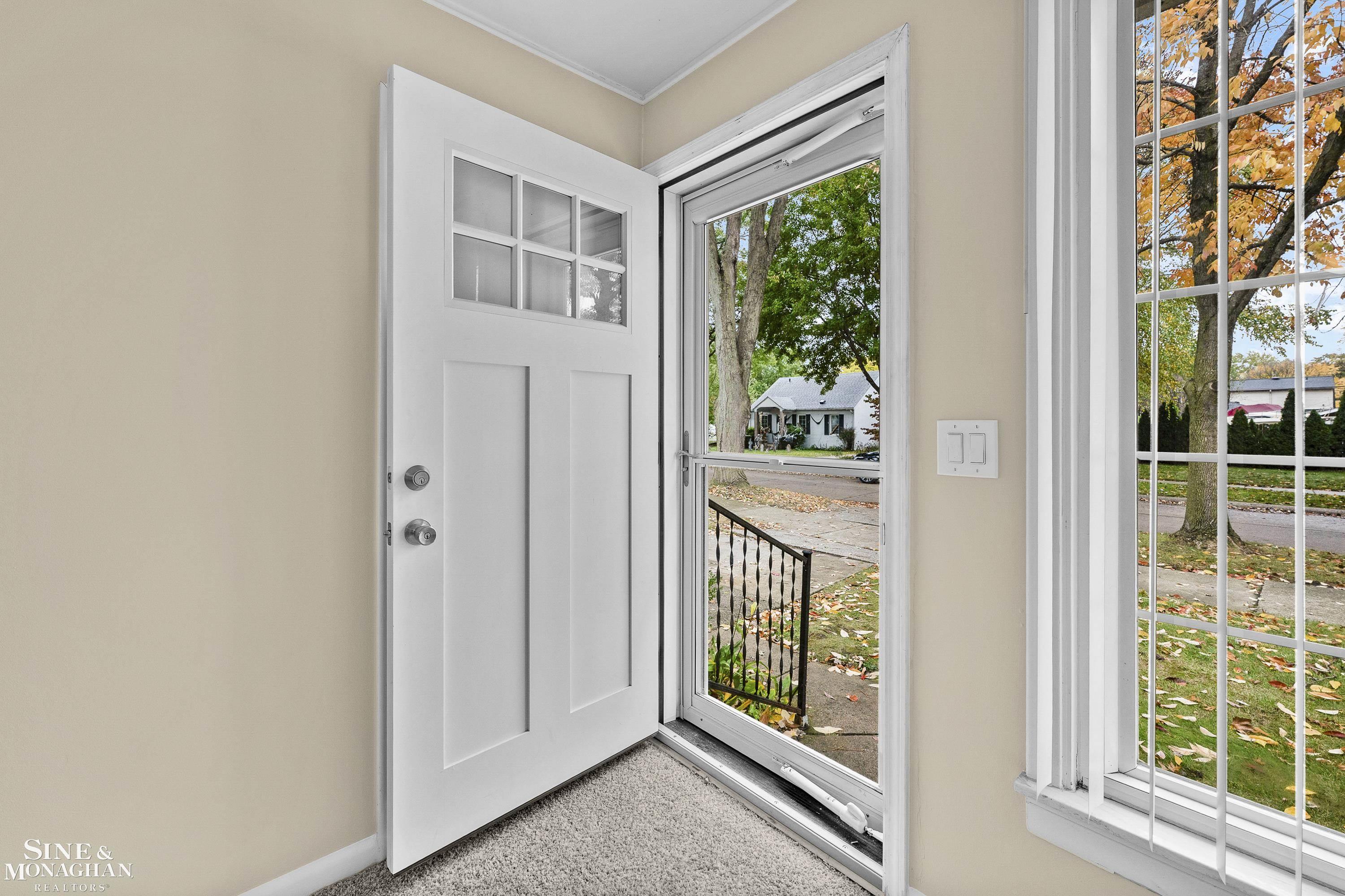 2126 Ridgemont Road Grosse Pointe Woods, MI 48236 - Photo 2 of 24