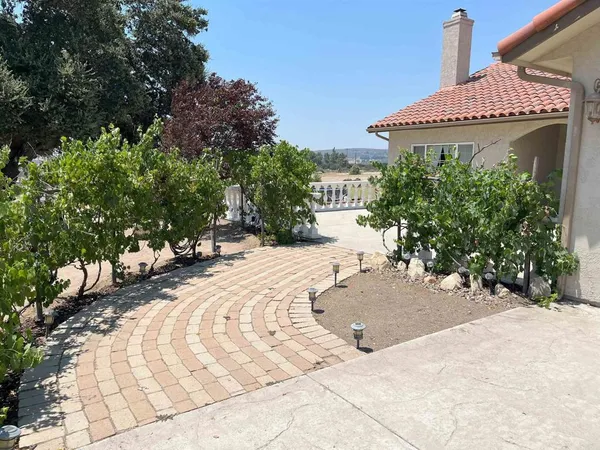 $899,000 | 38058 Highway 94, Boulevard, CA 91905