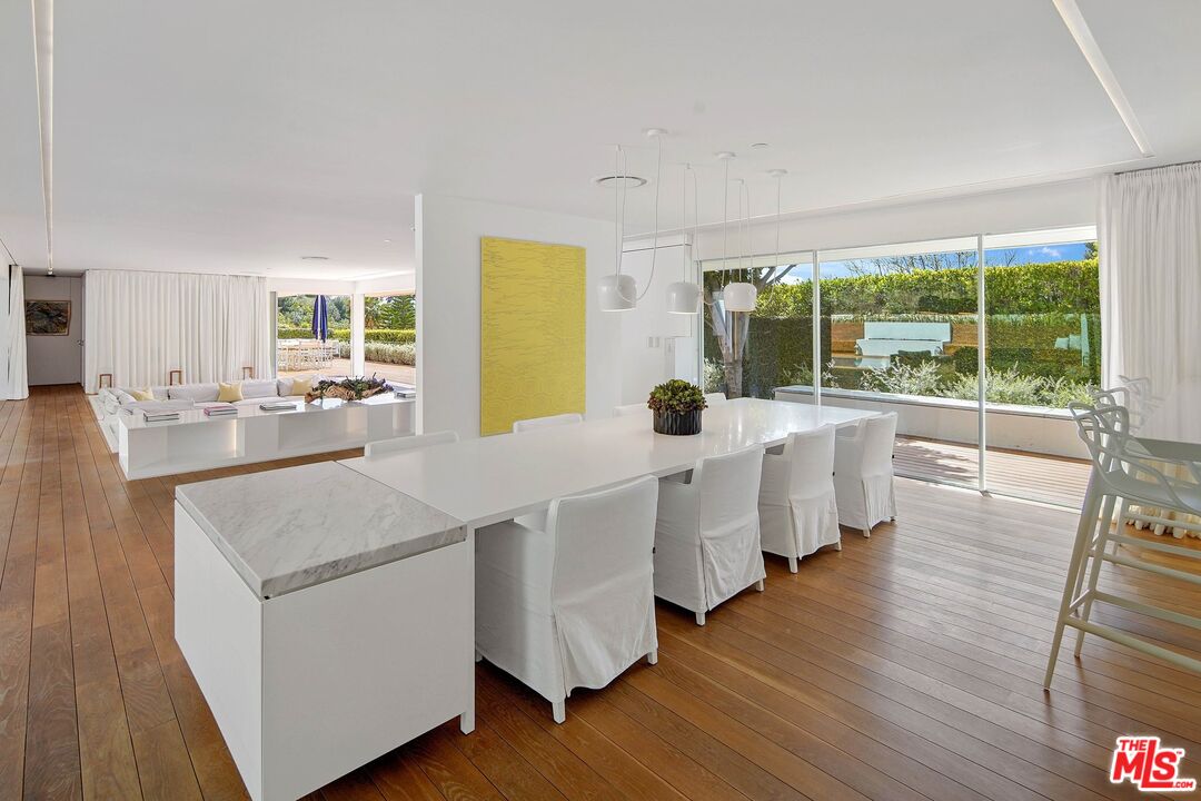 1106 North Hillcrest Road Beverly Hills, CA 90210 - Photo 5 of 21