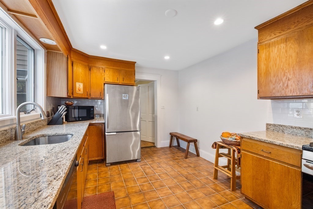5 Chestnut Street, Unit 5 Medford, MA 02155 - Photo 12 of 26