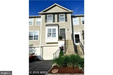 $2,600 | 20182 Foothill Terrace, Ashburn, VA 20147