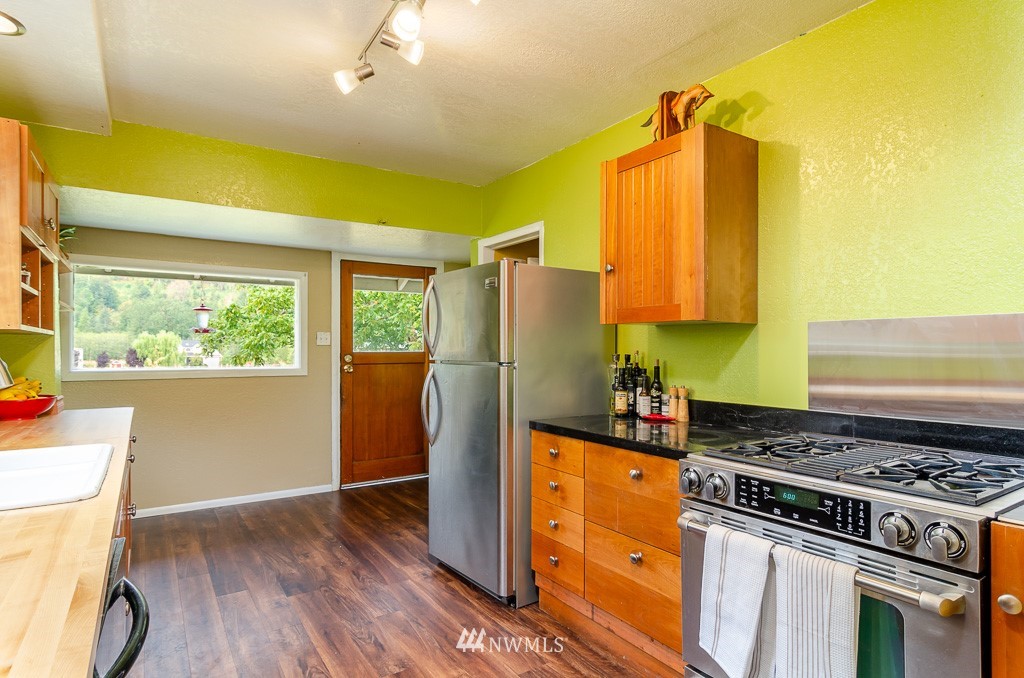 3941 Squalicum Lake Road Bellingham, WA 98226 - Photo 9 of 25 Gallery Image 9