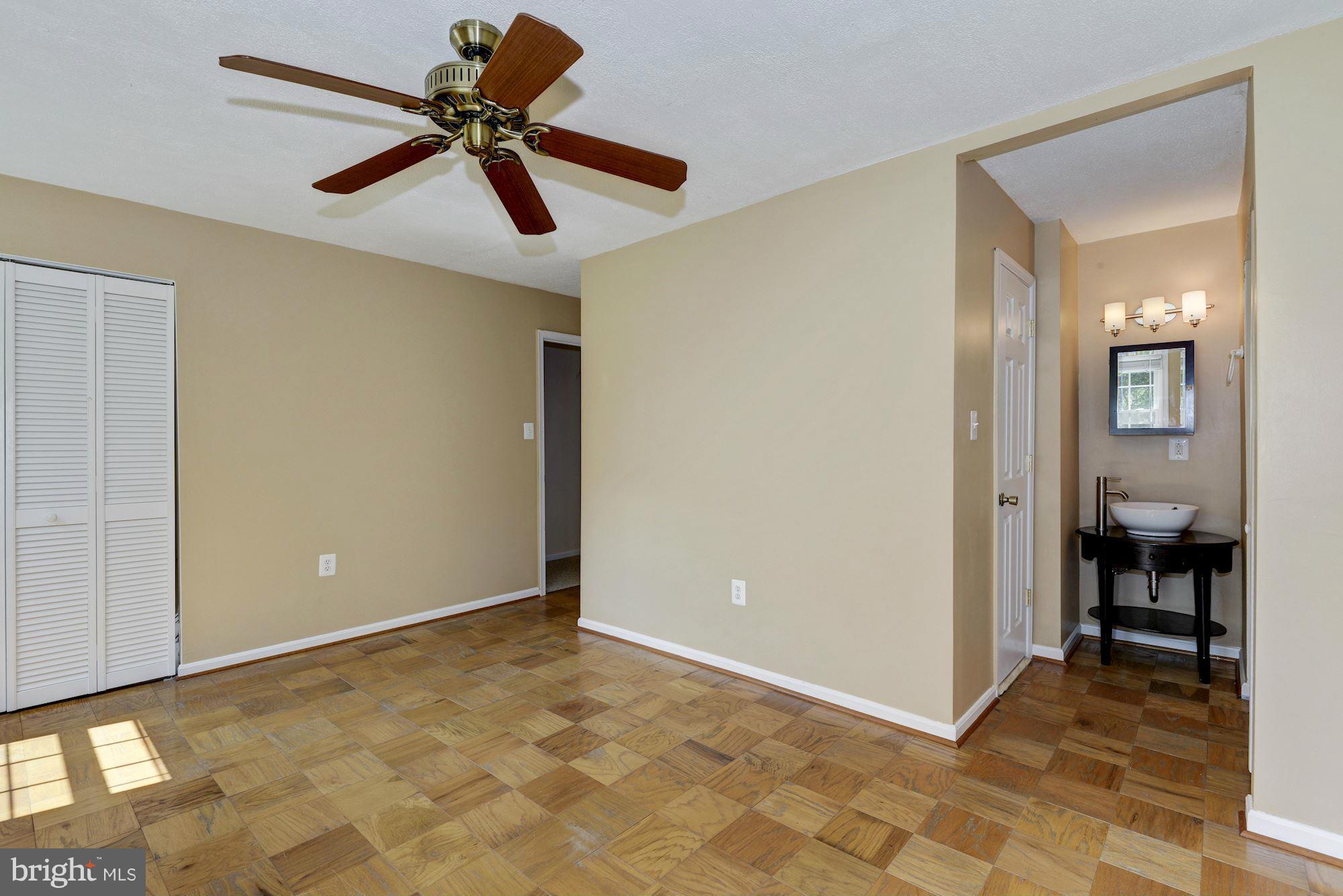 5828 Humblebee Road Columbia, MD 21045 - Photo 11 of 18 Separate Vanity