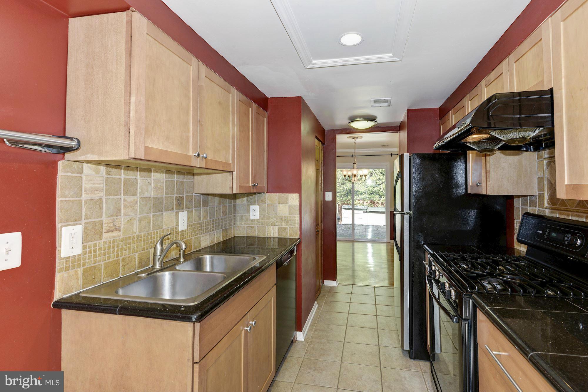5828 Humblebee Road Columbia, MD 21045 - Photo 5 of 18 Galley Kitchen
