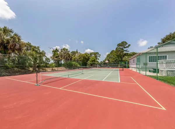 a view of a tennis court