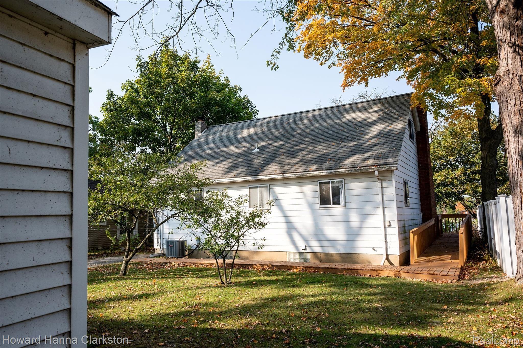 2947 Lansdowne Road Waterford, MI 48329 - Photo 23 of 31 DSC_9037.jpg
