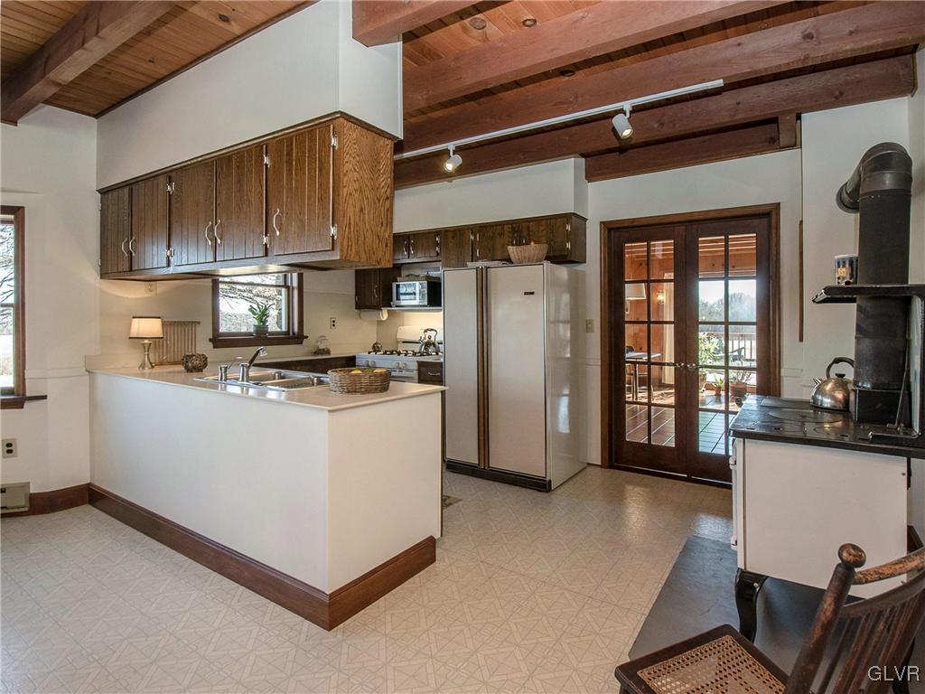 1706 State Road Coopersburg, PA 18036 - Photo 10 of 28 Gallery Image 10