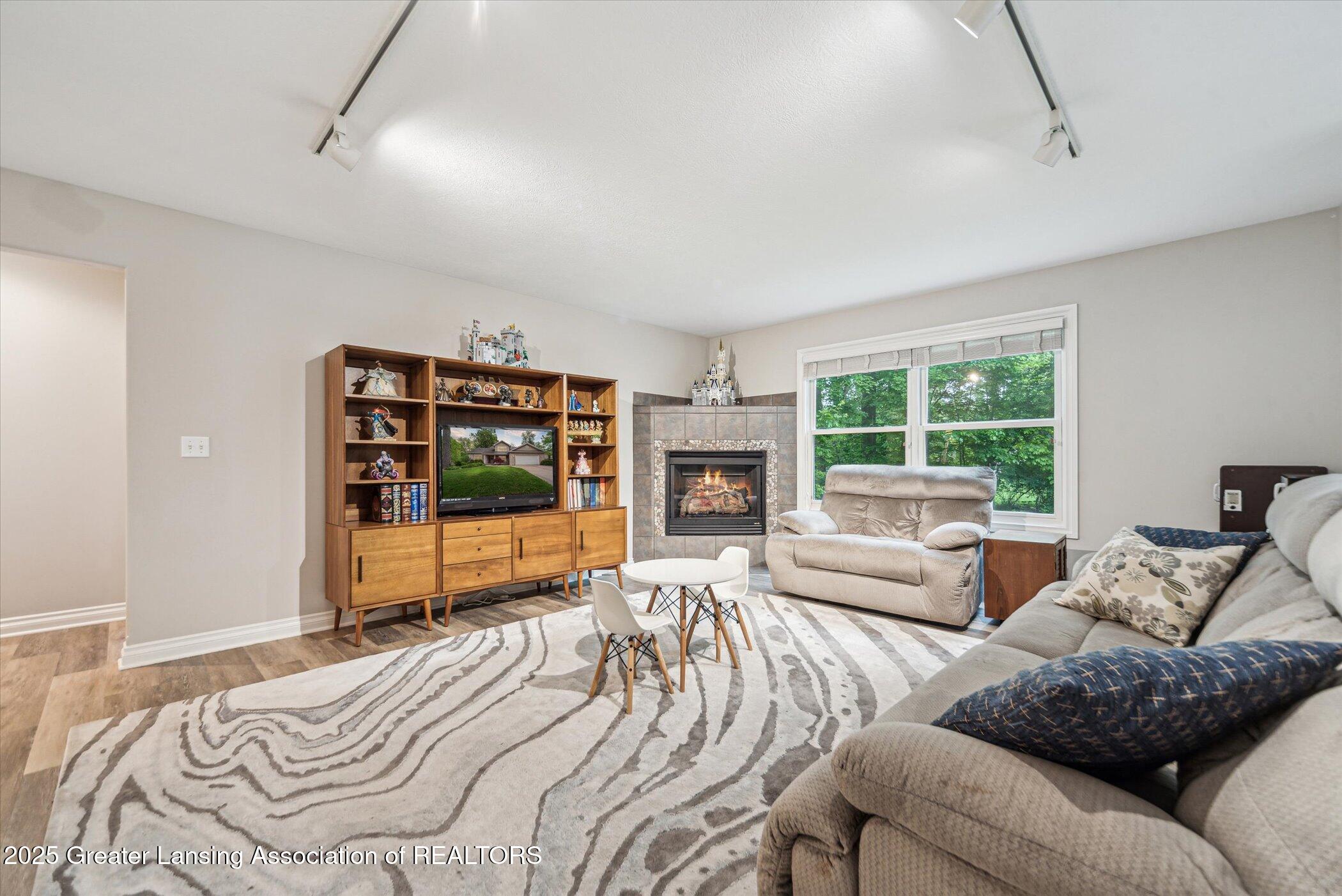 1058 Buckingham Road Haslett, MI 48840 - Photo 9 of 46 12-1058-Buckingham-Rd-Haslett-MI-48840-W