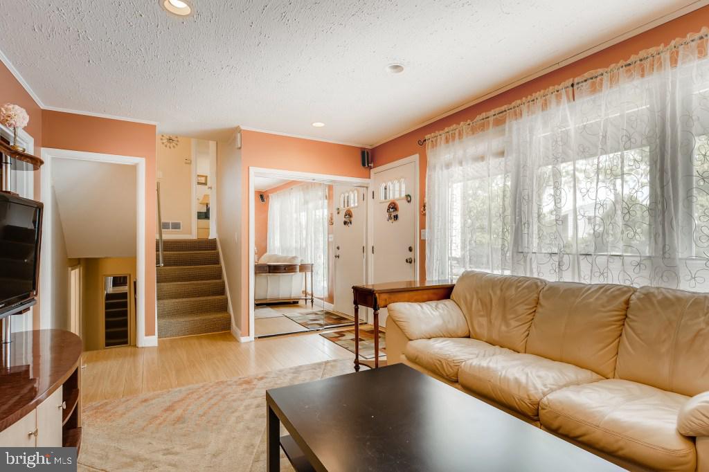 6712 Chippewa Drive Baltimore, MD 21209 - Photo 6 of 27