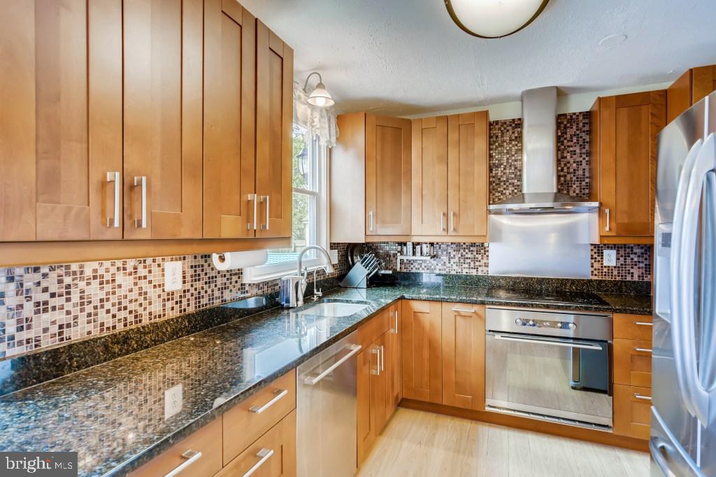 6712 Chippewa Drive Baltimore, MD 21209 - Photo 7 of 27