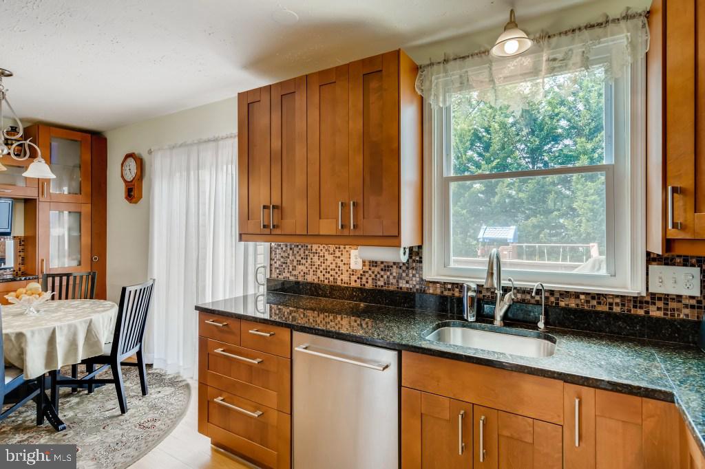 6712 Chippewa Drive Baltimore, MD 21209 - Photo 9 of 27