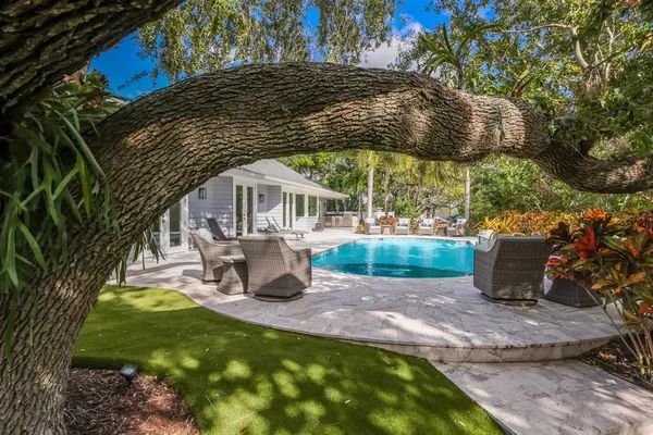 $3,295,000 | 1253 North Basin Lane, Sarasota, FL 34242
