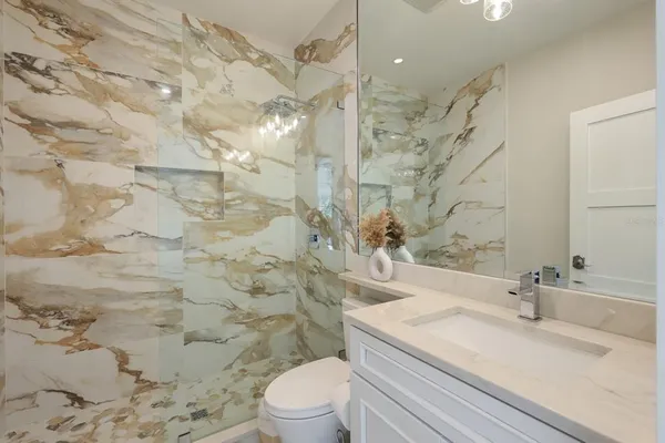$3,295,000 | 1253 North Basin Lane, Sarasota, FL 34242