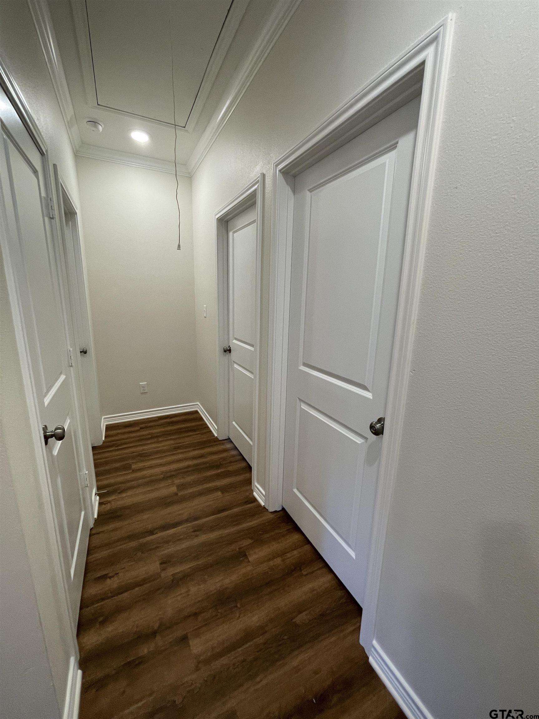 4074 W Creek, Unit 18 Tyler, TX 75703 - Photo 4 of 11 a view of entryway