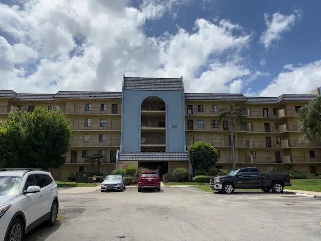 $195,000 | 2820 Tennis Club Drive, Unit 401, West Palm Beach, FL 33417