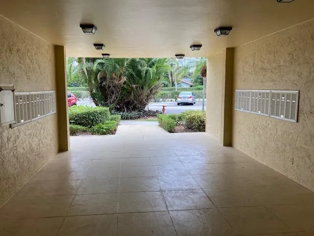$195,000 | 2820 Tennis Club Drive, Unit 401, West Palm Beach, FL 33417