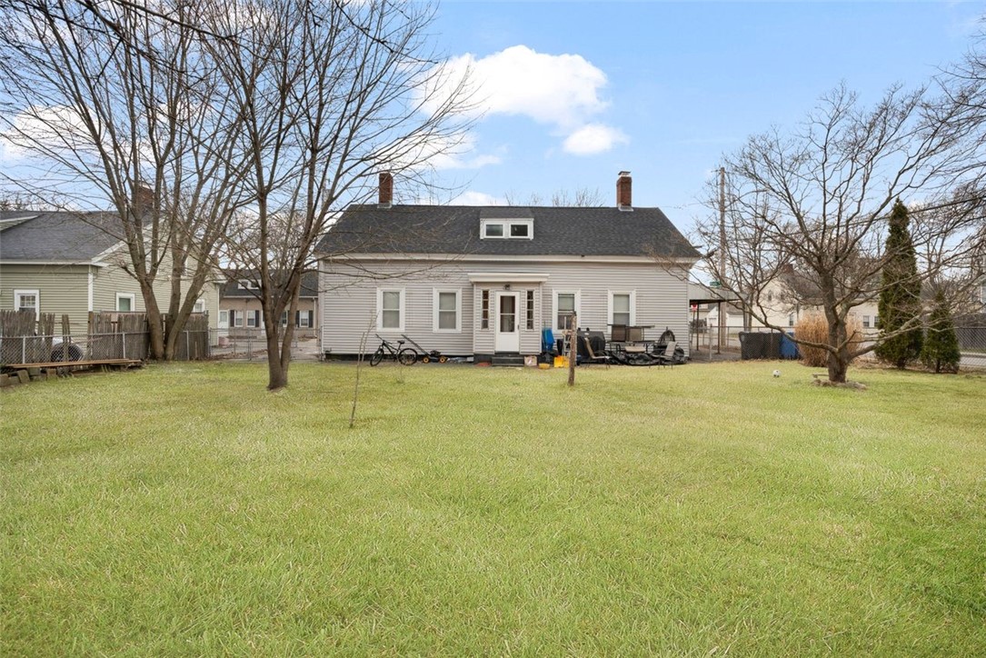49 Oak Street Cranston, RI 02910 - Photo 3 of 33