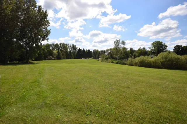 $49,900 | 1606 Vivian Court, Unit 1610, West Bend, WI 53090