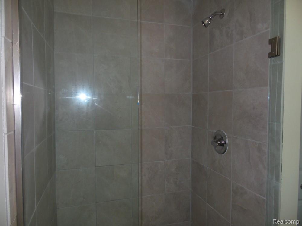 808 Nelson's Ridge Drive, Unit 26 Howell, MI 48843 - Photo 17 of 27 14.jpg
