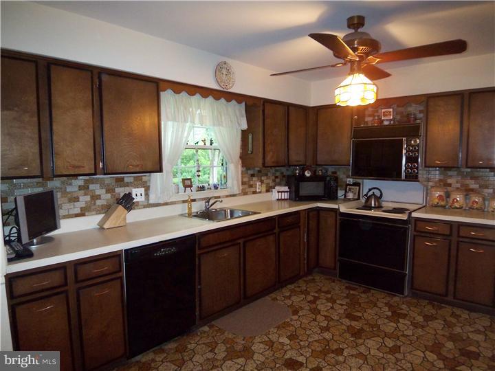 708 Pheasant Run Road West Chester, PA 19382 - Photo 11 of 25 Kitchen