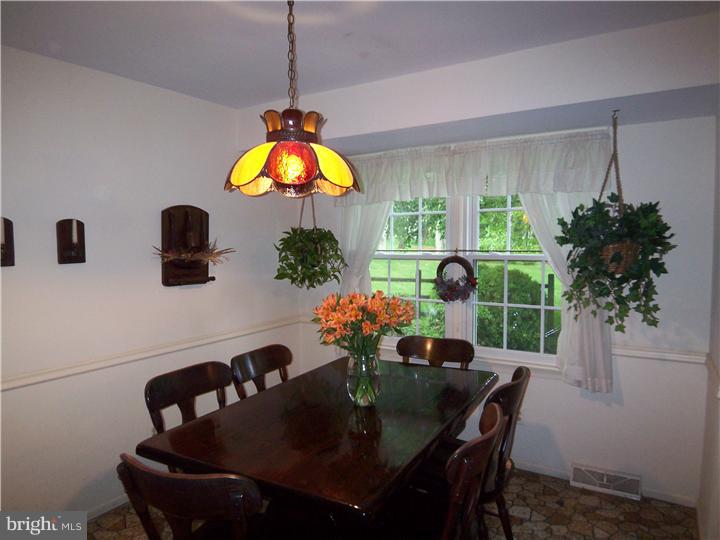 708 Pheasant Run Road West Chester, PA 19382 - Photo 9 of 25 Breakfast Room