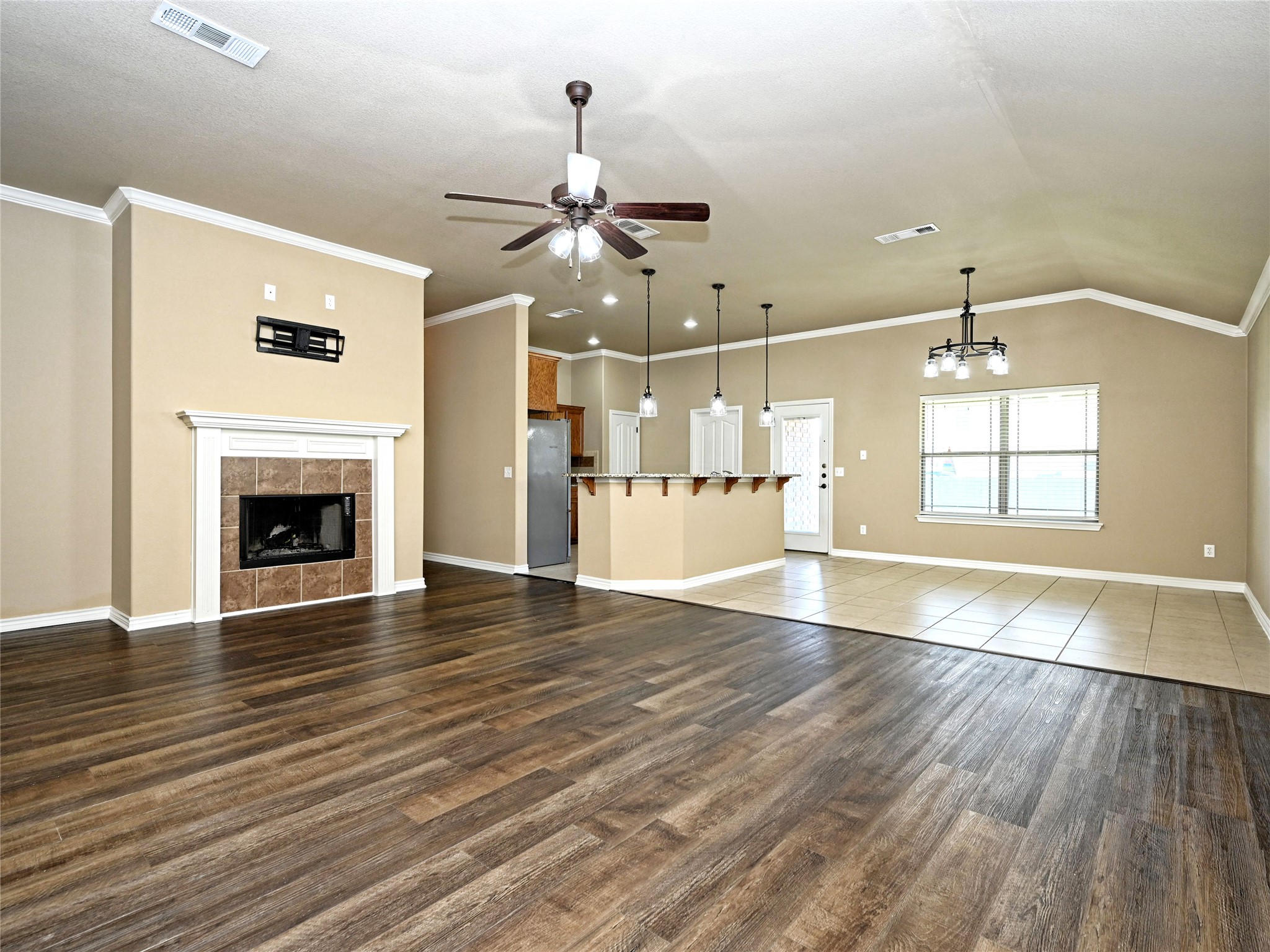 224 Geode Lane Jarrell, TX 76537 - Photo 11 of 36