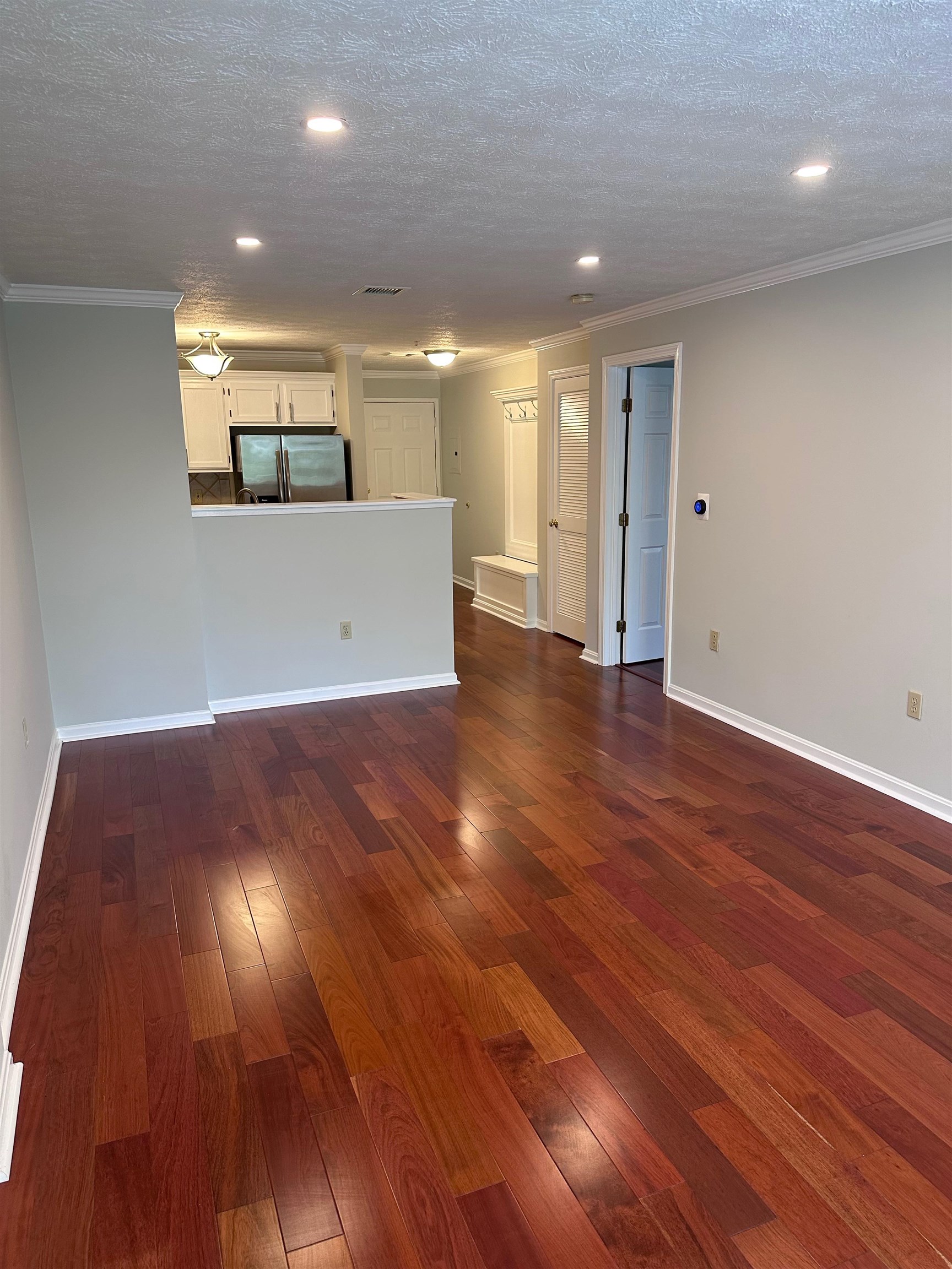 96 River Road, Unit 302 Manchester, NH 03104 - Photo 10 of 37 Gallery Image 10