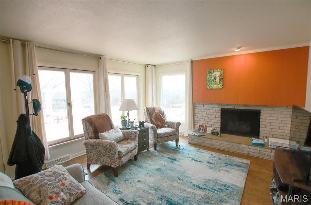 612 Crestview Sullivan, MO 63080 - Photo 11 of 24