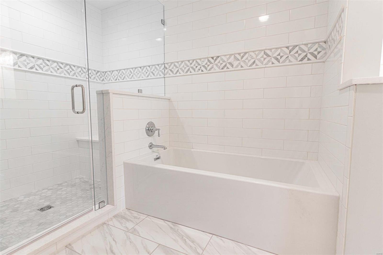11510 Ladue Road St. Louis, MO 63141 - Photo 20 of 37 Gallery Image 20