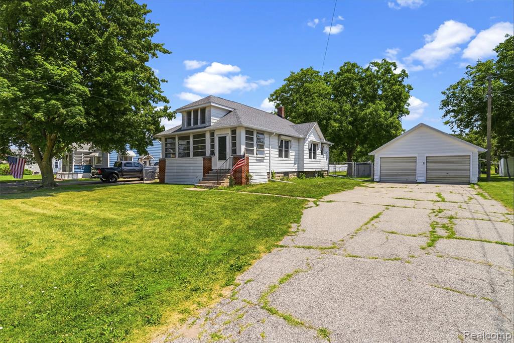 1709 Michigan Avenue Bay City, MI 48708 - Photo 2 of 42