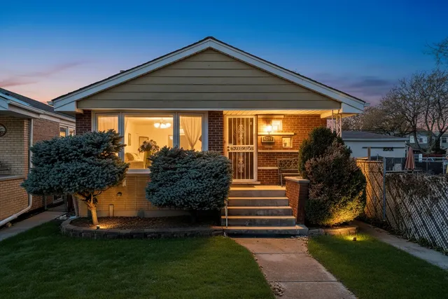 $359,900 | 5006 South La Crosse Avenue, Chicago, IL 60638