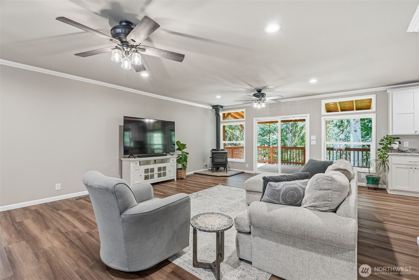 2571 Hazel Dell Road Castle Rock, WA 98611 - Photo 11 of 32