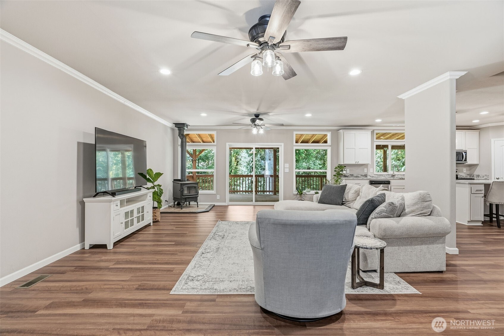 2571 Hazel Dell Road Castle Rock, WA 98611 - Photo 9 of 32