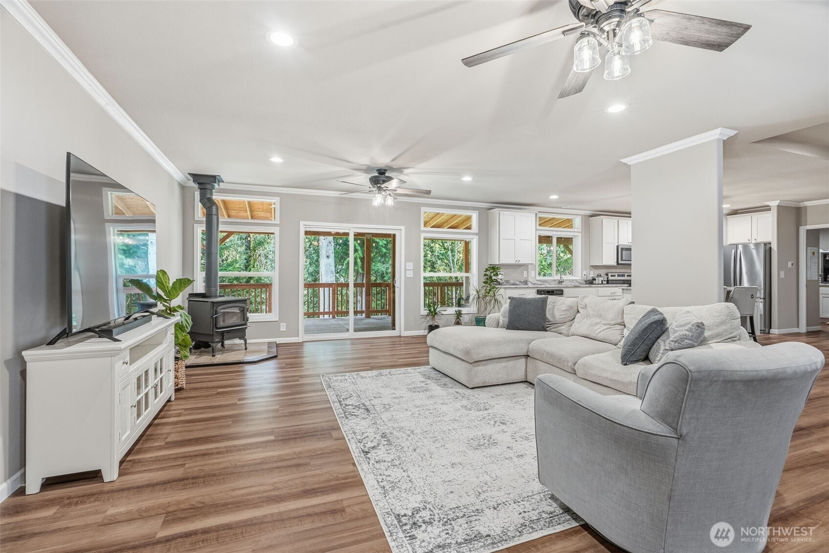 2571 Hazel Dell Road Castle Rock, WA 98611 - Photo 10 of 32