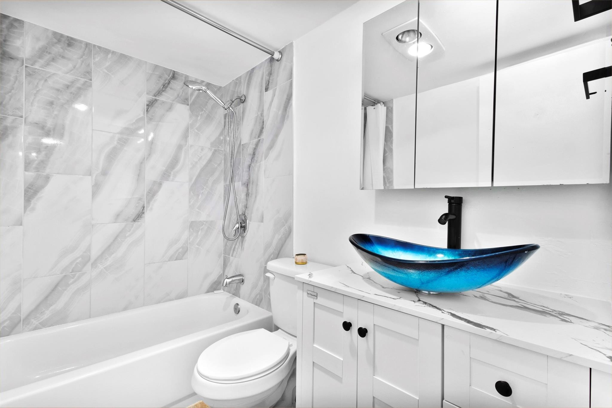 251 South Cypress Road, Unit 127 Pompano Beach, FL 33060 - Photo 12 of 29 Bathroom