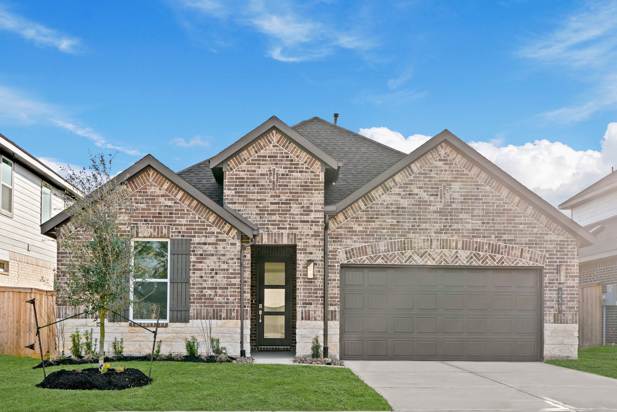 255 Springfield Terrace Drive Conroe, TX 77304 - Photo 2 of 19