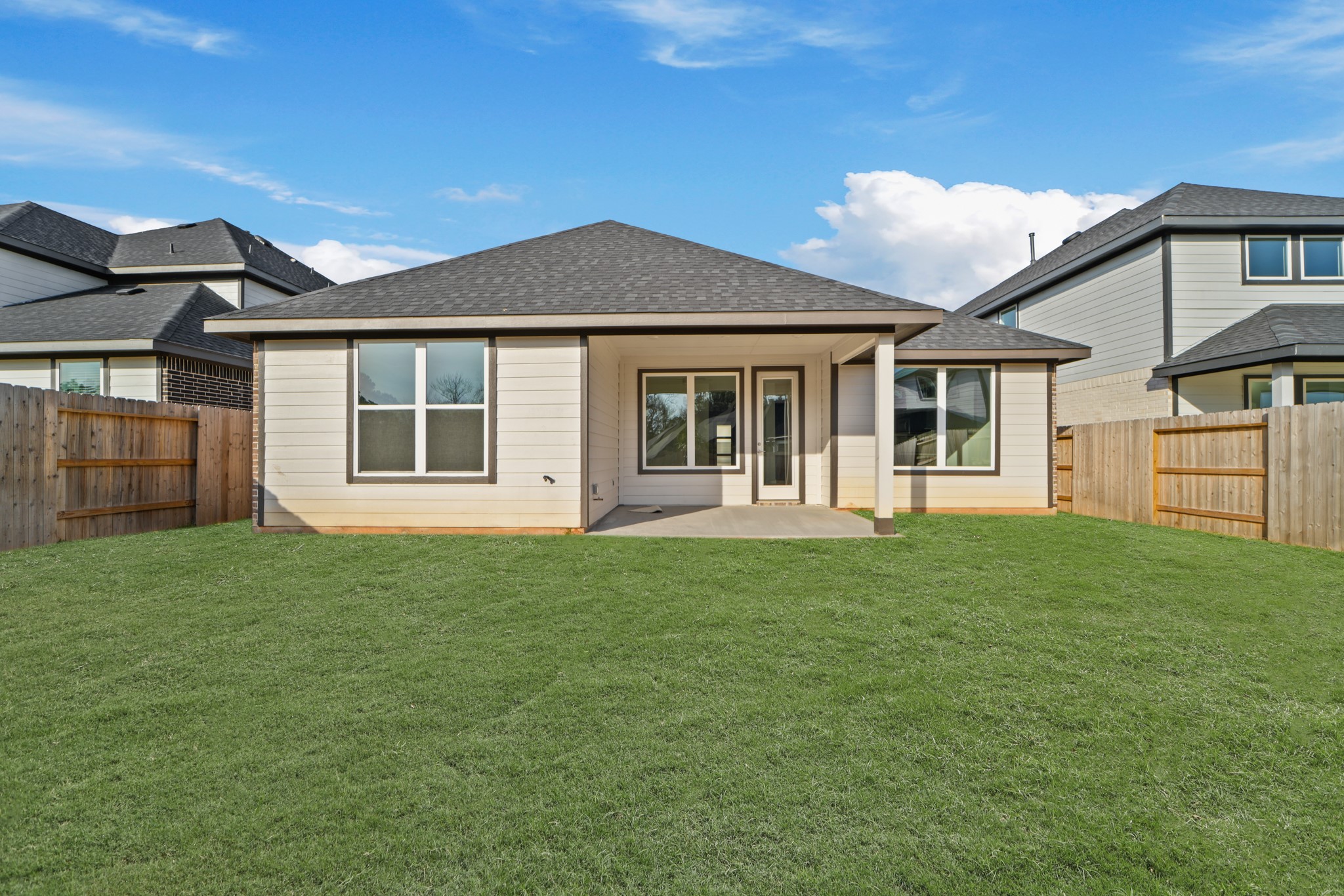 255 Springfield Terrace Drive Conroe, TX 77304 - Photo 8 of 19