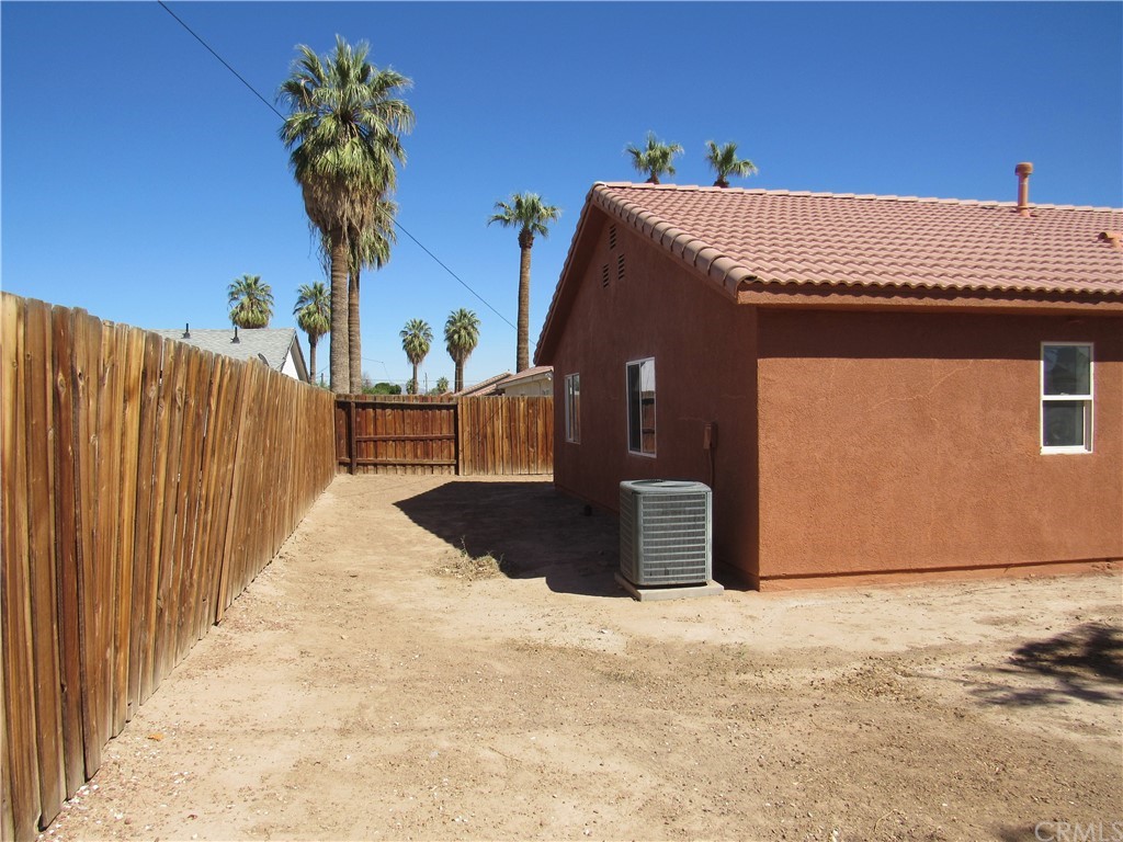 635 West Rice Street Blythe, CA 92225 - Photo 6 of 28