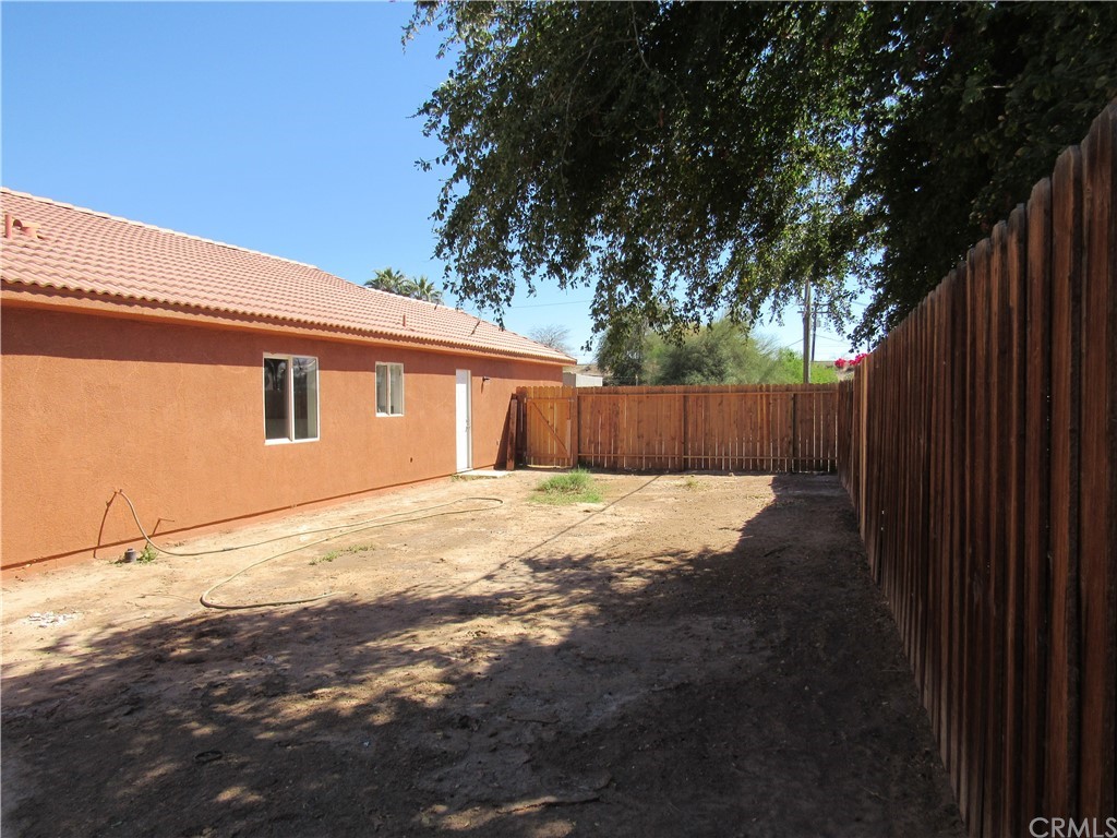 635 West Rice Street Blythe, CA 92225 - Photo 8 of 28